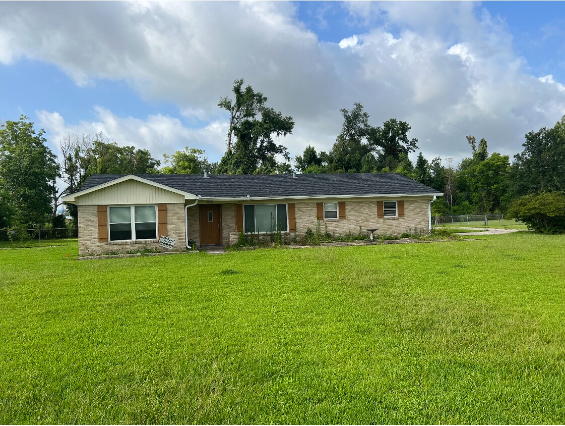 1815 Memory Ln, Lake Charles, LA 70605 House Rental in Lake Charles