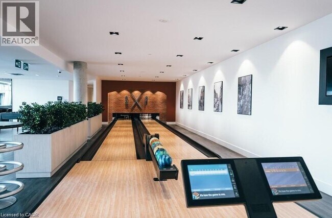 Photo du bâtiment - 15 Wellington St S