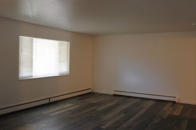 Building Photo - 212 Namaqua- Available Now