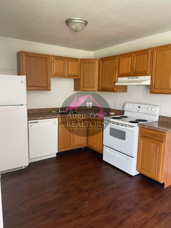 Building Photo - Adorable 2 Bedroom on the South Side!