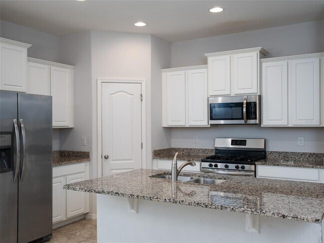 Foto del edificio - 720 E Victoria Trails Blvd