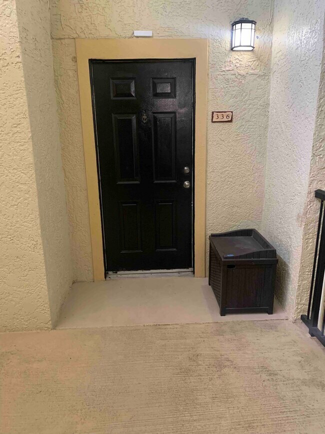 Door Entrance - 132 Vista Verdi Cir