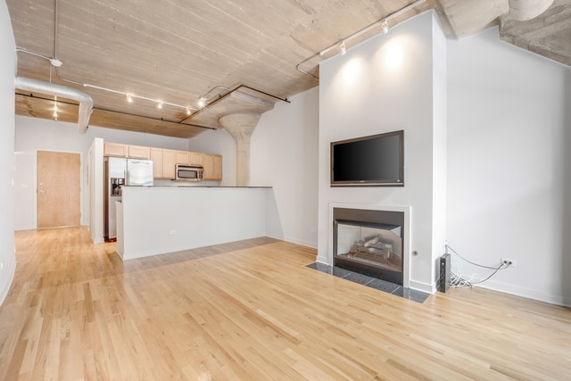 Building Photo - 1150 W 15th St