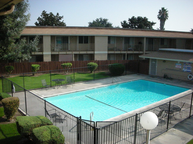 Building Photo - Shadowcreek Apartments