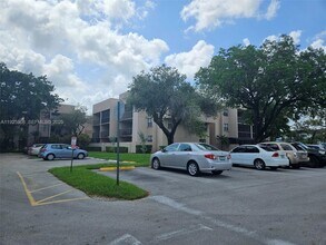 Building Photo - 10625 SW 112th Ave