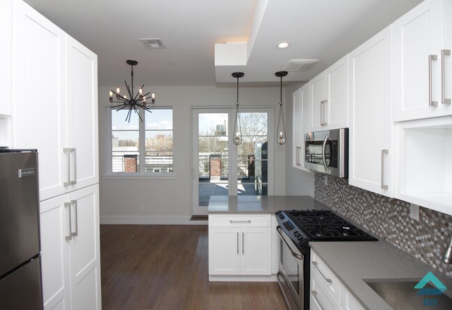 Building Photo - 96 Adelphi St