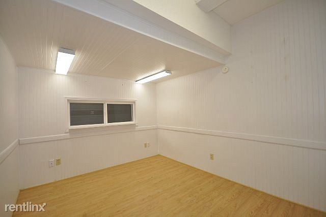 Building Photo - 3 br, 3.5 bath Townhome - 110 Riverbend Dr