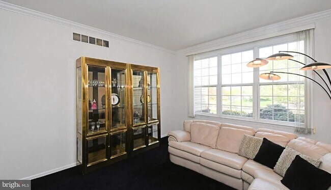 Foto del edificio - 235 Pinecrest Ln