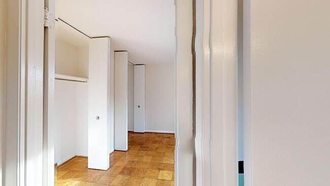 Foto del edificio - 4003 White Ave