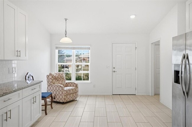 Building Photo - 4 Lynton Pl