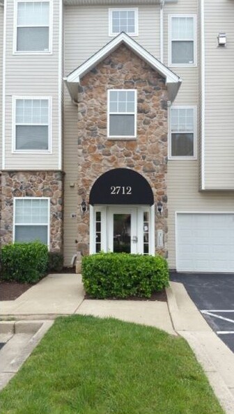 Building Photo - 2712 Gresham Way