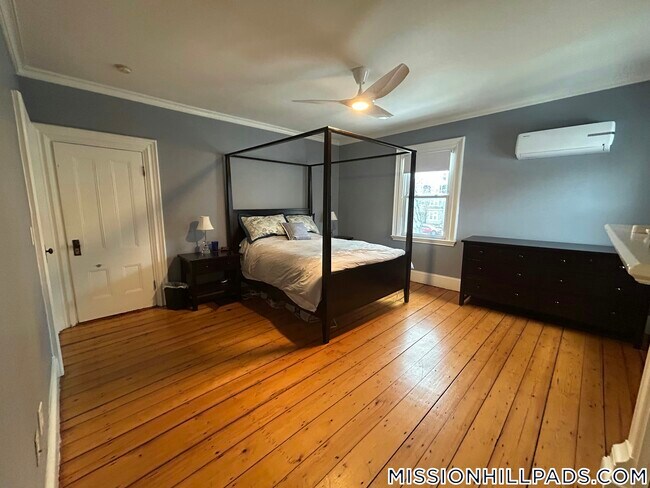 Foto del edificio - 1 Pickering Ave