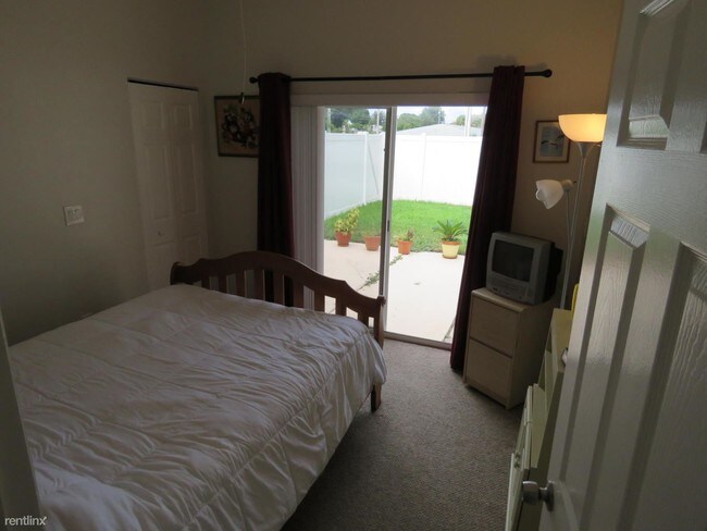 Foto del edificio - 2 br, 1 bath Duplex - 11865 Ellison Wilson Rd