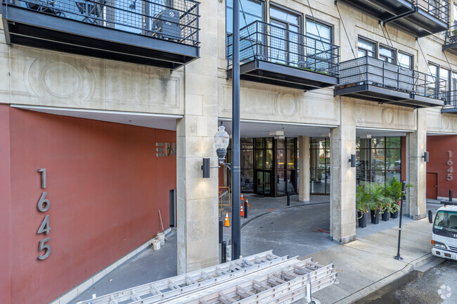 Building Photo - Paramount Lofts