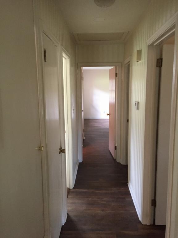 Foto del edificio - 702 Sandhurst Dr