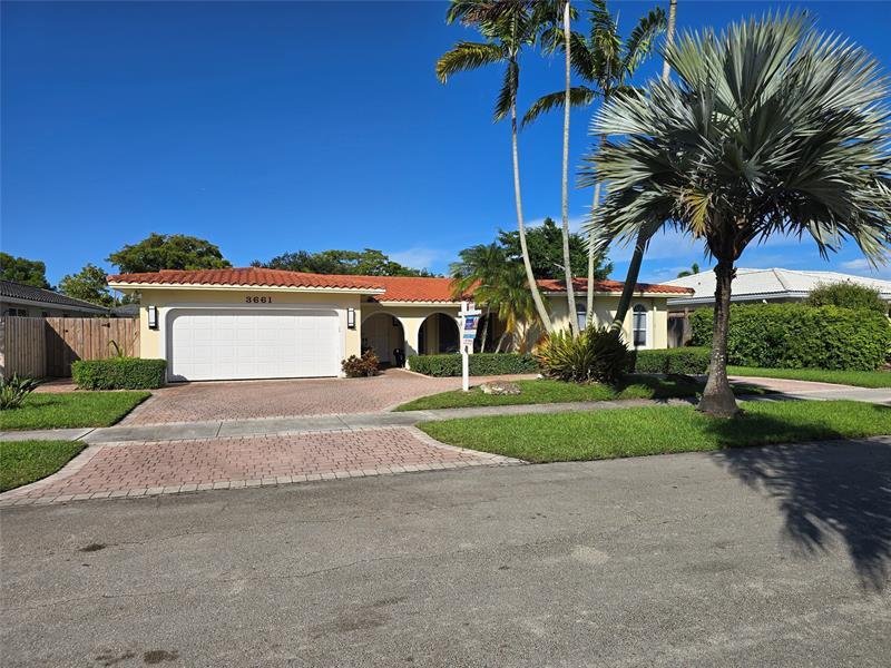 Foto principal - 3661 N 52nd Ave