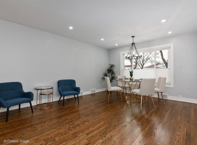 Building Photo - 7225 E Prairie Rd