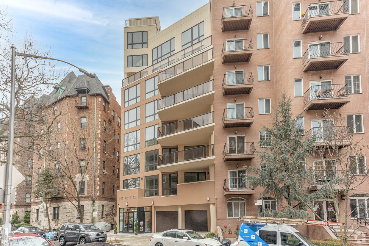 Primary Photo - 60 92nd St
