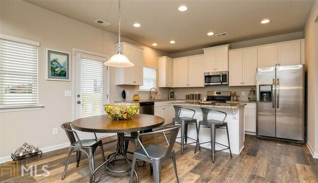 Building Photo - 5467 Burrus Ln SW