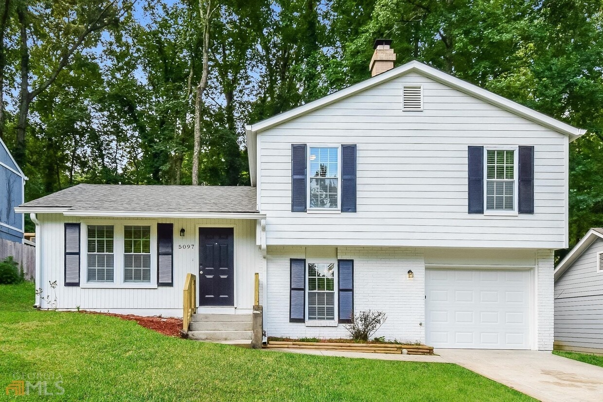 5097 Martins Crossing Rd, Stone Mountain, GA 30088 House Rental in