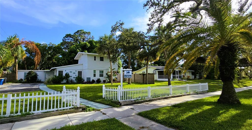 Primary Photo - 415 Venetian Dr
