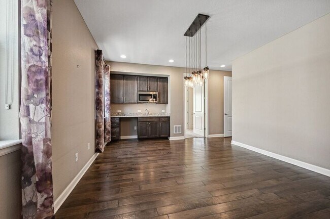 Building Photo - 917 Old Wagon Trail Cir