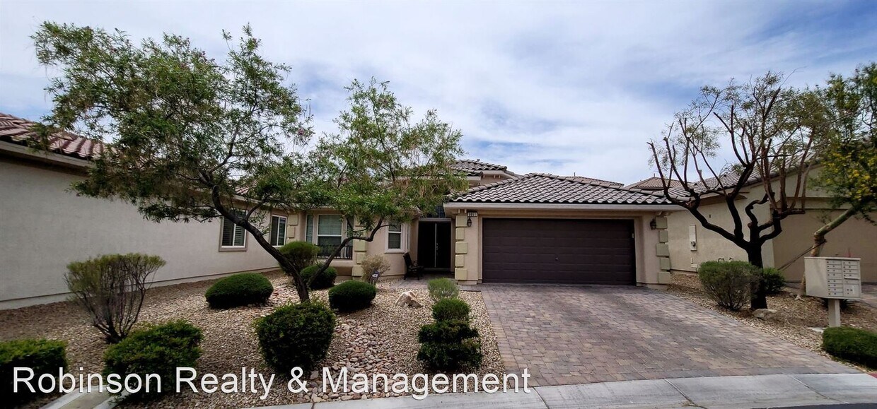 Foto principal - 3 br, 2 bath House - 9851 High Alpine St.