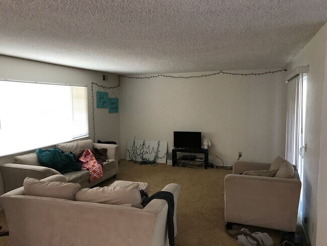 Foto del edificio - Beautiful 3-Bedroom, 2 bath home!