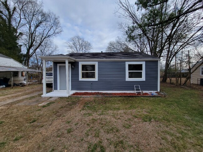 Building Photo - 1369 Woodward Rd