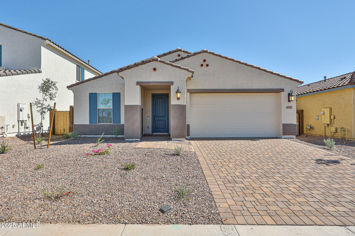 Foto principal - 8747 W Colter St