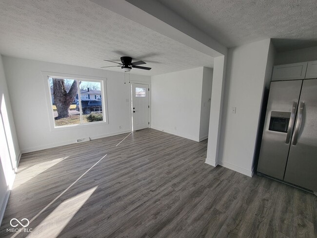 Building Photo - 48 Southlane Dr