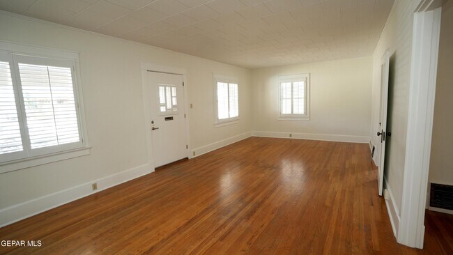 Foto del edificio - 3116 Wheeling Ave