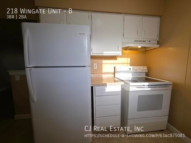 Building Photo - 218 SE Wingate St