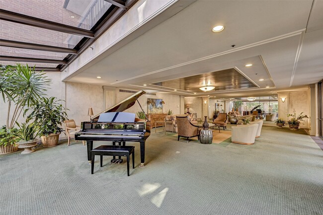 Building Photo - 9333 Memorial Dr