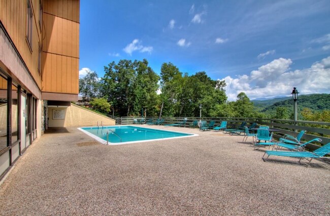 Building Photo - 1824 Oriole Rd