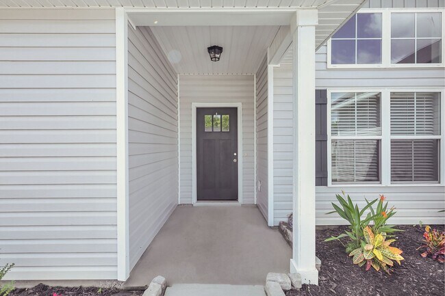 Building Photo - Spacious 4 Bedroom Home in Hinesville