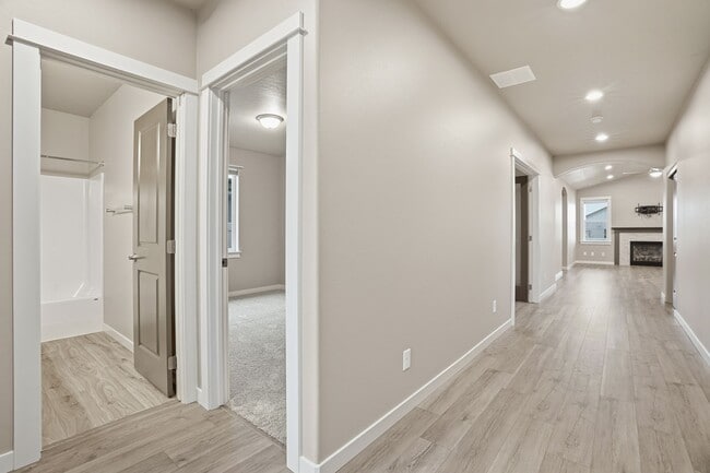 Building Photo - 4268 May Ella Lp