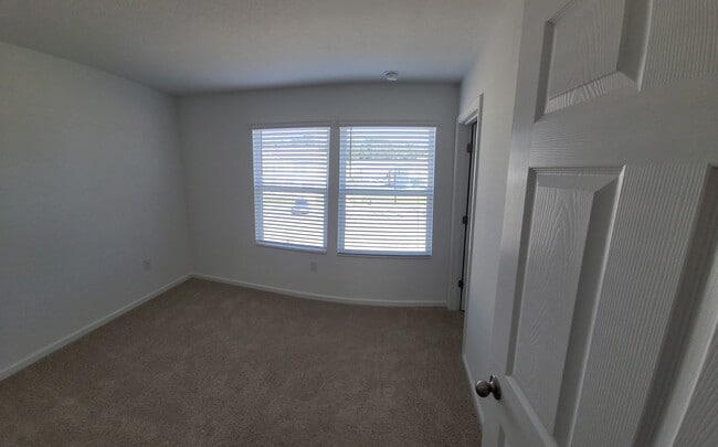 Building Photo - 8367 Zenith Cir