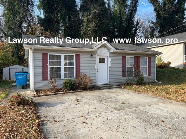 Foto del edificio - Adorable and Updated-One Level Living with Paved Driveway