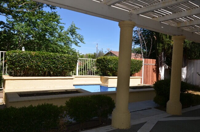 Foto del edificio - Wonderful Newer Home in Quiet Tracy Neighb...