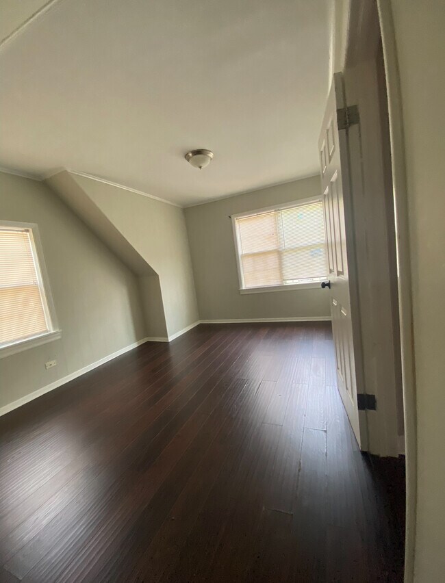 Foto del edificio - 11710 Springfield Ave