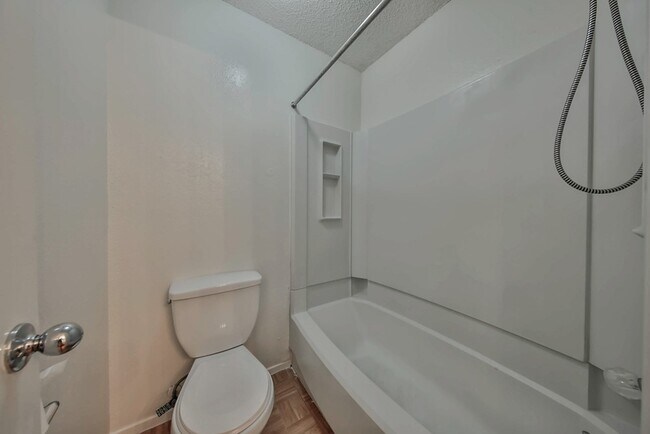 Foto del edificio - 3149 Windchase Blvd