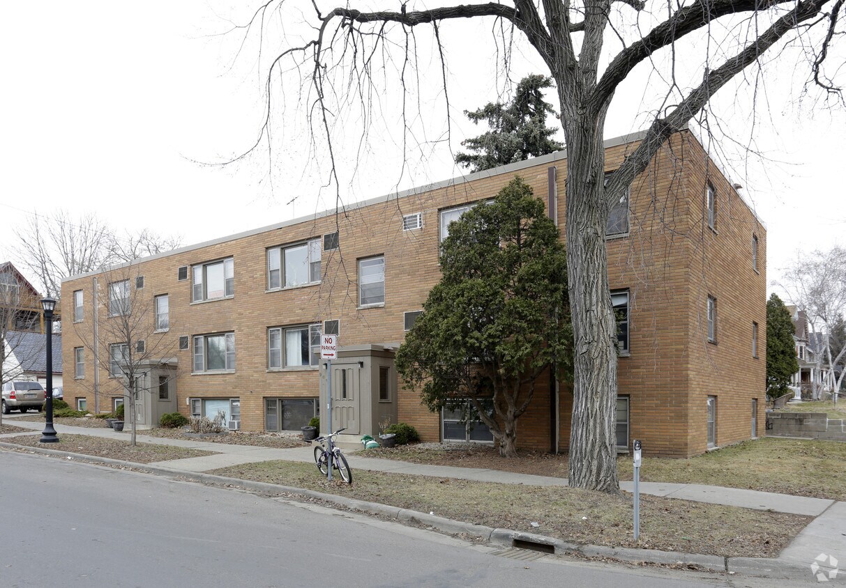 Primary Photo - 900 W 25th St