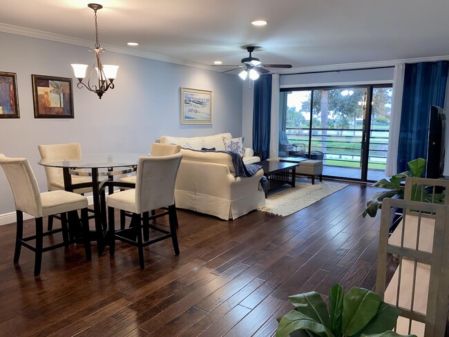 Building Photo - 2900 SW 22nd Cir