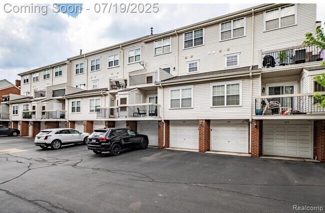 Building Photo - 129 W Kenilworth Ave