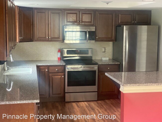 Building Photo - 3 br, 2.5 bath House - 5036 Mohawk Dr