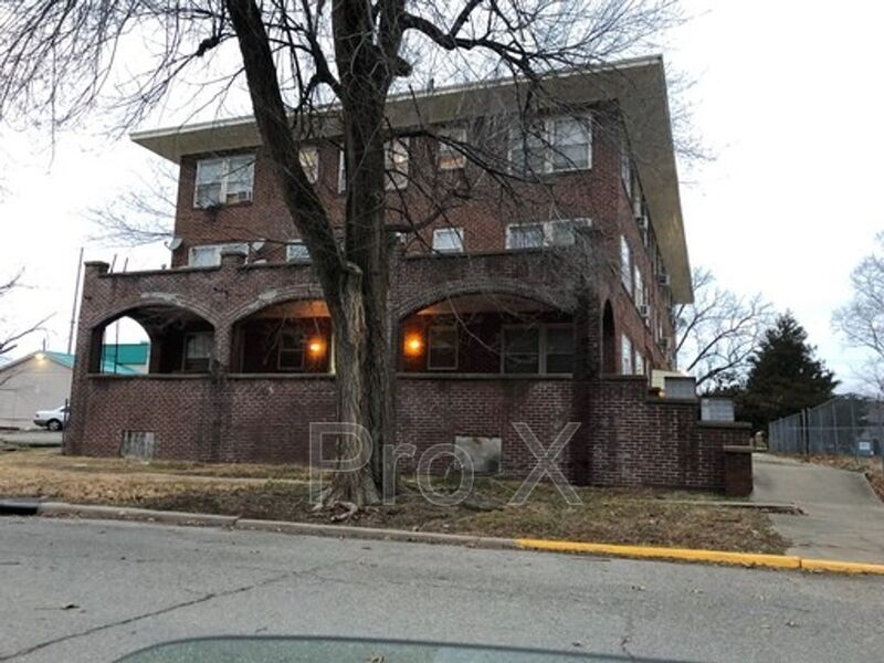 Primary Photo - 103 E Williams