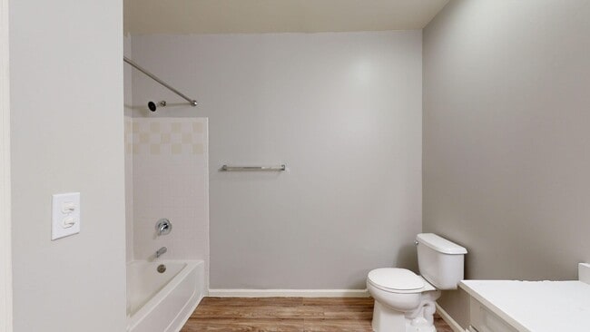 Interior Photo - 14 North