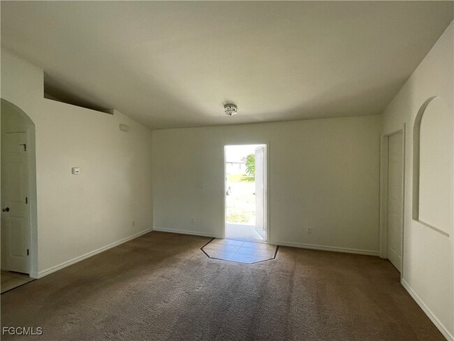 Foto del edificio - 1005 SW 32nd Terrace