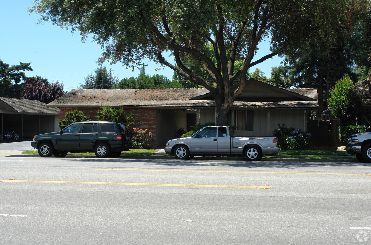 Primary Photo - 3220-3228 Homestead Rd